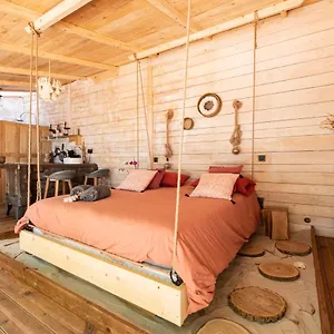 https://tour-en-pierre-forrest-stone-pres-de-lyon.hotels-rhonealpes.com